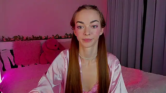 Undertheskin online show from December 8, 2:41 pm