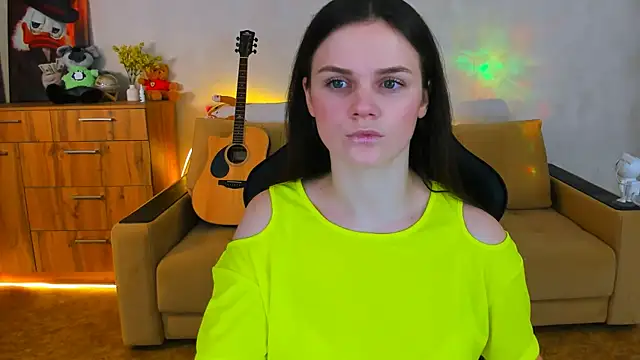 Lora Cain online show from December 5, 2:11 pm