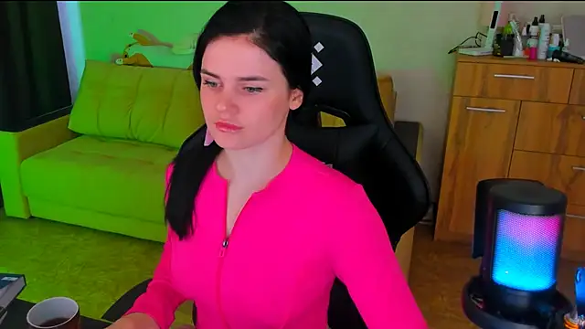 Lora Cain online show from March 9, 5:33 am