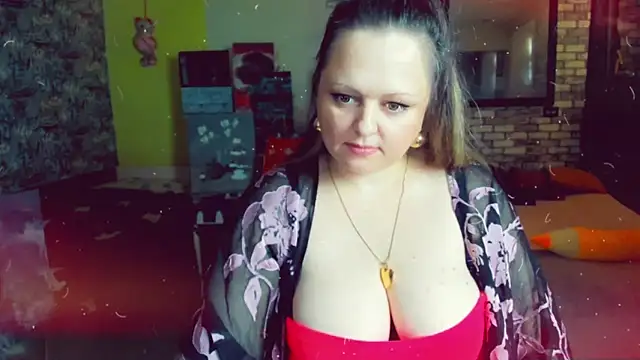 Snapshot of KlaraHoll chatting on December 14, 8:45 am KlaraHoll online show from December 14, 8:45 am