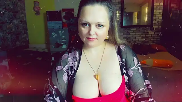 Snapshot of KlaraHoll chatting on December 14, 11:50 am KlaraHoll online show from December 14, 11:50 am