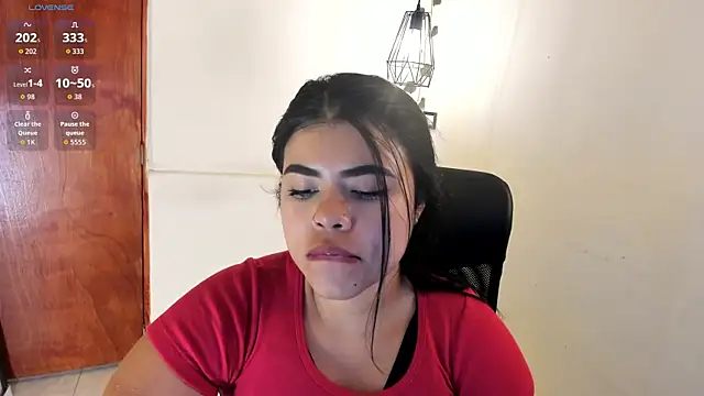 Snapshot of aitana-purple chatting on October 3, 10:51 pm aitana-purple online show from October 3, 10:51 pm