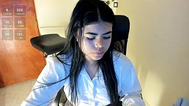 Snapshot of aitana-purple chatting on October 17, 9:17 pm aitana-purple online show from October 17, 9:17 pm