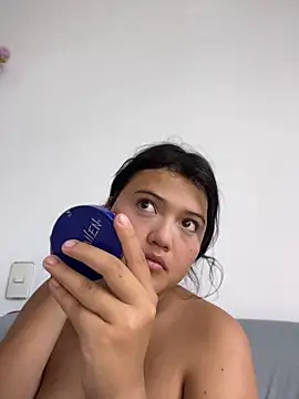 Snapshot of alisson_carolina73 chatting on April 26, 8:06 pm alisson carolina73 online show from April 26, 8:06 pm