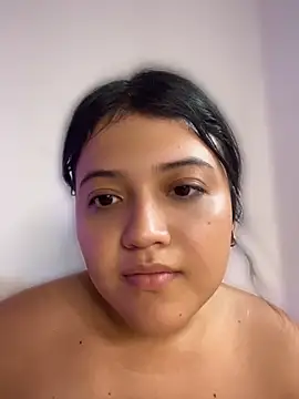 Snapshot of alisson_carolina73 chatting on May 10, 8:58 pm alisson carolina73 online show from May 10, 8:58 pm