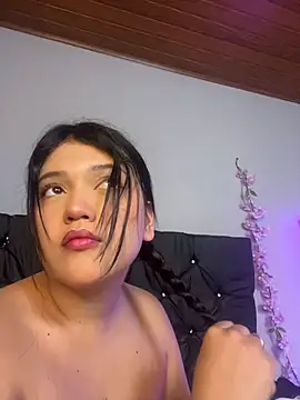 Snapshot of alisson_carolina73 chatting on July 19, 9:29 pm alisson carolina73 online show from July 19, 9:29 pm