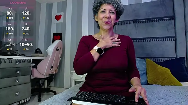 Julianewell online show from February 20, 12:38 pm