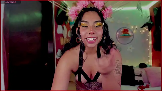 Snapshot of kiki_cavilll chatting on October 31, 2:51 pm kiki cavilll online show from October 31, 2:51 pm