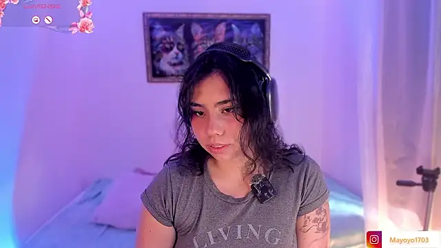 kiki cavilll online show from February 16, 2:46 pm