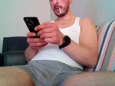 Snapshot of keremcim chatting on March 20, 11:26 am keremcim online show from March 20, 11:26 am