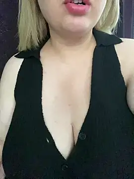 cansuozell online show from February 14, 11:53 am