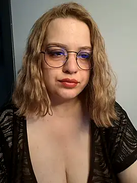 cansuozell online show from September 16, 3:02 pm