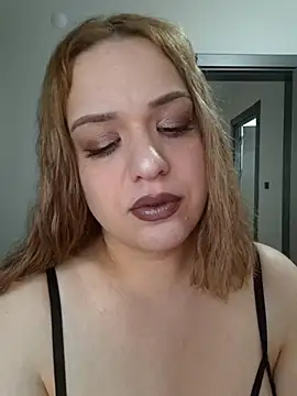 cansuozell online show from September 25, 11:14 am