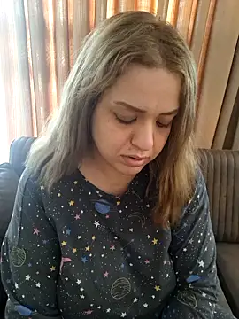 cansuozell online show from March 13, 2:23 pm