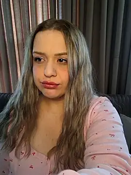 cansuozell online show from March 31, 12:38 pm