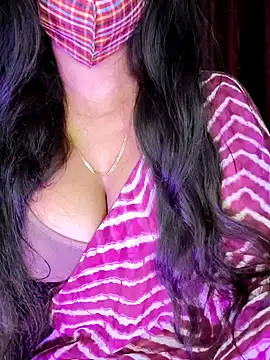 SexyAndHottie online show from March 19, 5:06 pm