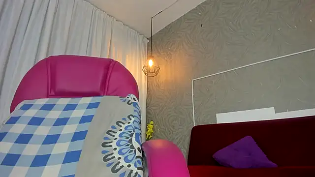 KOURTNEY-- online show from March 6, 2:19 am