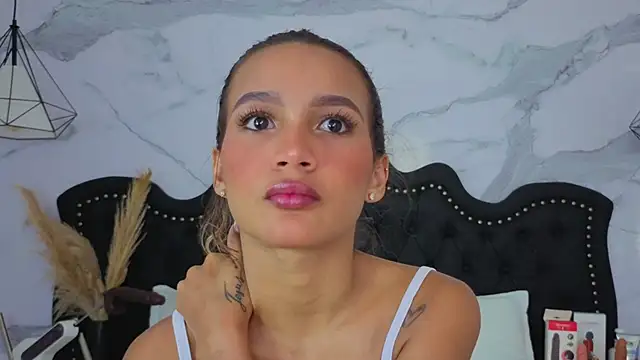 Snapshot of Carohorny4u chatting on May 9, 10:15 pm Carohorny4u online show from May 9, 10:15 pm