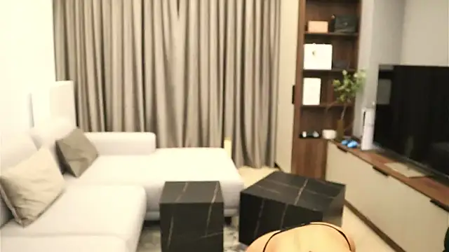 IrisNoire online show from September 18, 7:05 pm