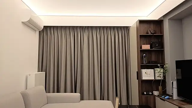 IrisNoire online show from December 18, 8:48 pm