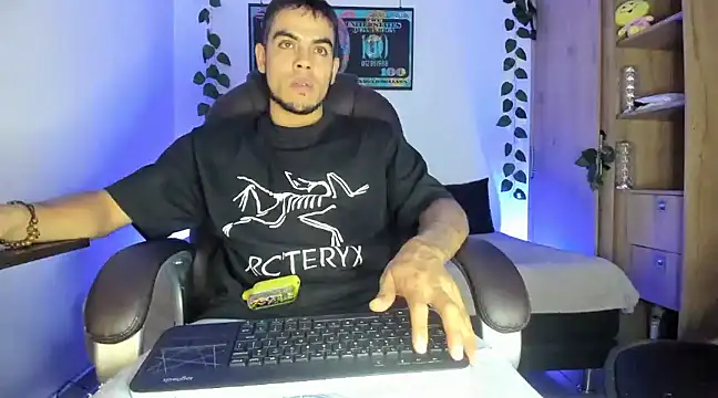 mikee scooth online show from March 7, 3:29 am