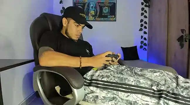 mikee scooth online show from March 9, 7:23 am