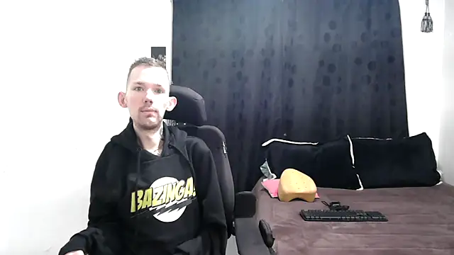 Sophia and Thomas online show from January 5, 8:10 pm