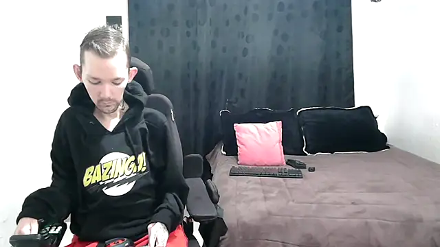 Sophia and Thomas online show from February 13, 11:50 am