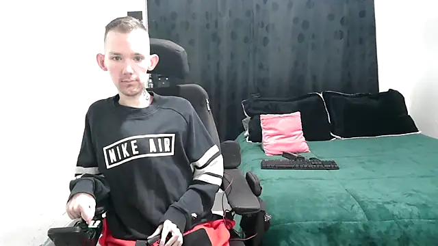 Sophia and Thomas online show from March 3, 9:55 am