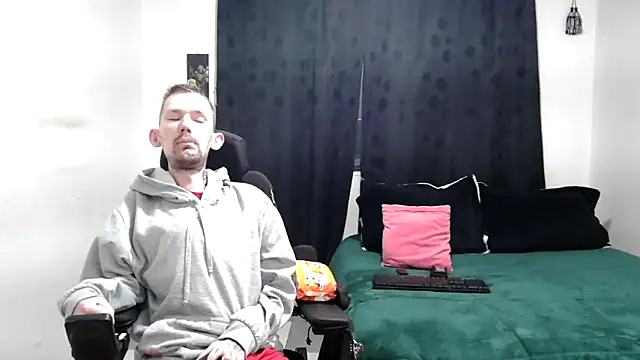 Sophia and Thomas online show from March 15, 10:35 am