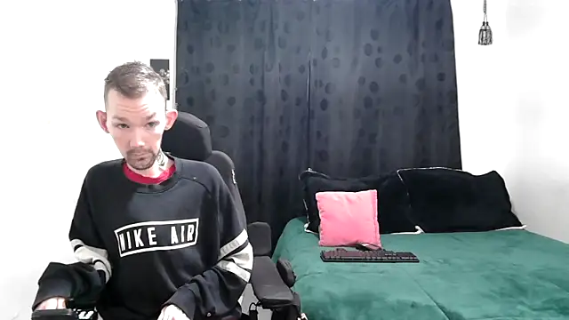 Sophia and Thomas online show from March 16, 10:33 am