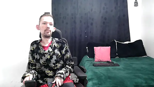 Sophia and Thomas online show from March 22, 10:28 am