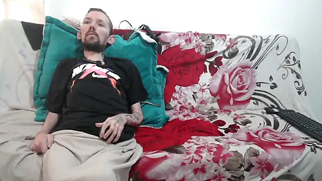 Sophia and Thomas online show from April 4, 9:12 pm