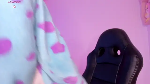 Karito-28 online show from December 20, 4:04 pm