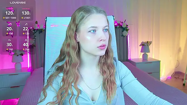 CuteMousee online show from April 23, 7:20 am