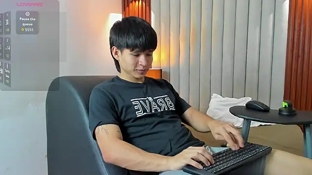 Snapshot of Ryo_kush chatting on October 24, 3:47 am Ryo kush online show from October 24, 3:47 am