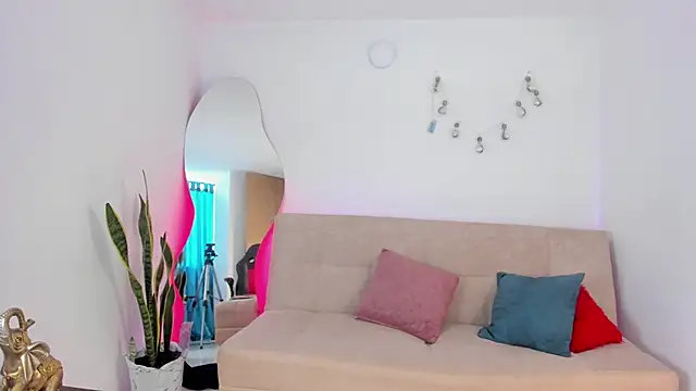 Snapshot of Sweetluna__ chatting on October 21, 7:03 pm Sweetluna   online show from October 21, 7:03 pm