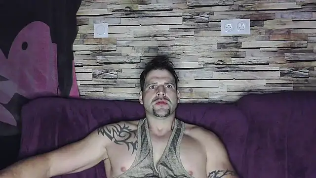 XxBigboybandxX online show from March 2, 5:33 am