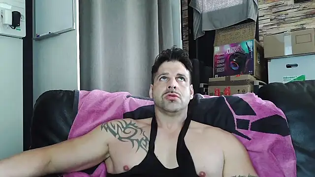 XxBigboybandxX online show from March 18, 1:58 pm