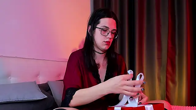 Alfreda Mills online show from February 7, 3:01 am