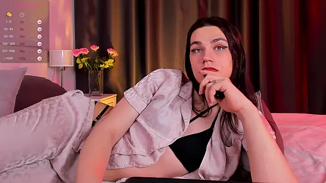 Alfreda Mills online show from March 15, 1:40 pm