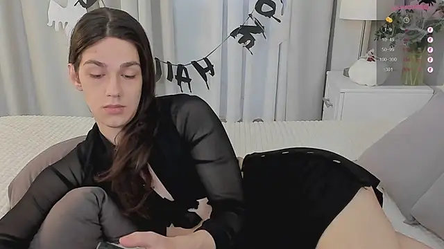 Alfreda Mills online show from October 31, 10:16 am