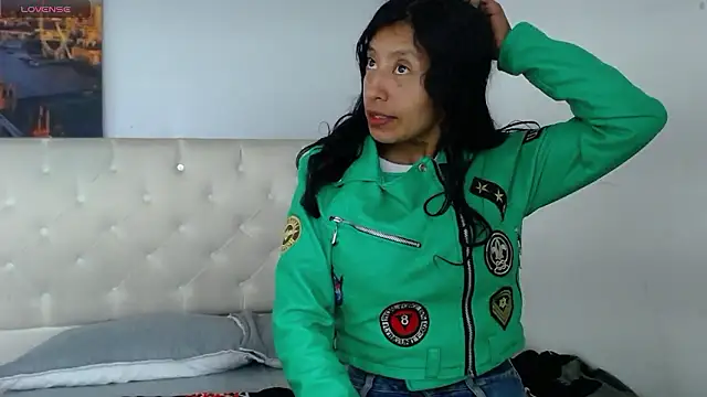 Snapshot of karolinee_66_ chatting on December 6, 7:54 am karolinee 66 online show from December 6, 7:54 am