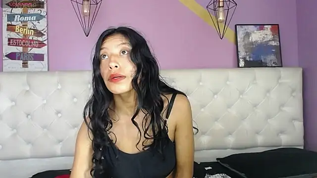 Snapshot of karolinee_66_ chatting on December 7, 8:11 am karolinee 66 online show from December 7, 8:11 am