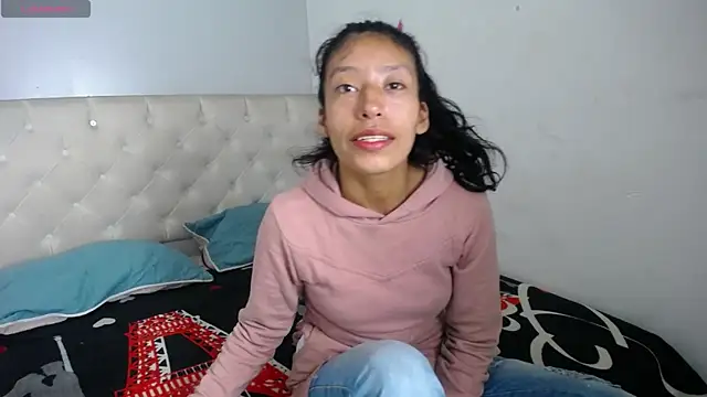 Snapshot of karolinee_66_ chatting on December 20, 3:25 am karolinee 66 online show from December 20, 3:25 am