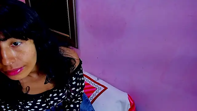 Snapshot of karolinee_66_ chatting on October 19, 2:40 pm karolinee 66 online show from October 19, 2:40 pm