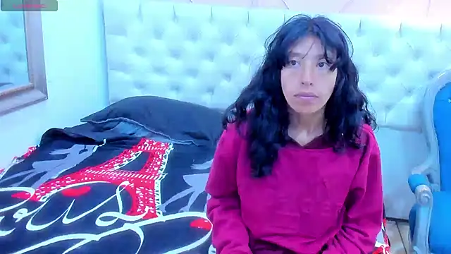 karolinee 66  online show from April 26, 4:43 am