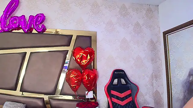 ZoehRoux online show from February 19, 10:34 am