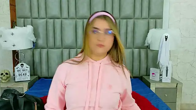 ZoehRoux online show from October 15, 4:01 am