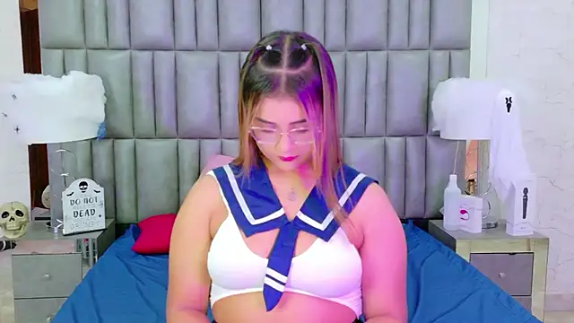 ZoehRoux online show from October 29, 4:26 am